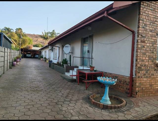 4 BEDROOM HOUSE FOR SALE IN PRETORIA GARDENS